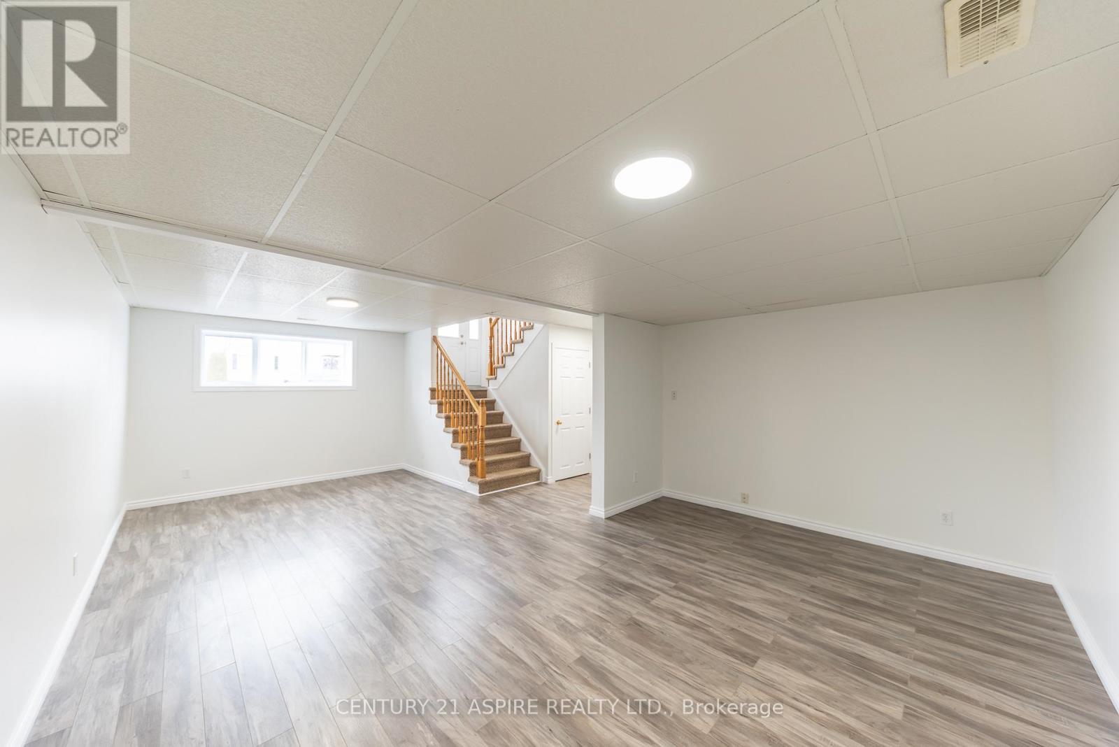 20 Briarwood Drive, Petawawa, Ontario K8H 3N8 - Photo 25 - X12526492