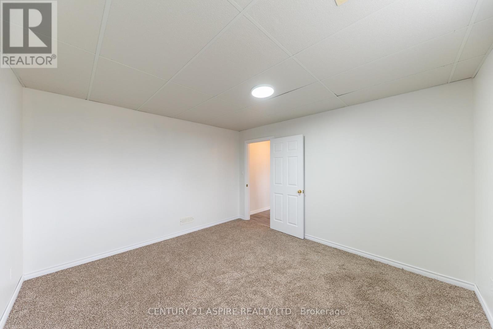 20 Briarwood Drive, Petawawa, Ontario K8H 3N8 - Photo 27 - X12526492