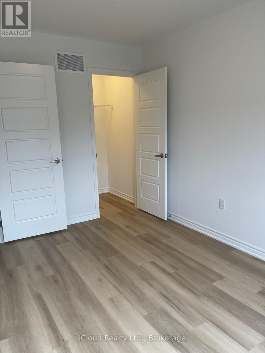 4 Vinewood Crescent, Barrie, Ontario  L2S 3W6 - Photo 18 - S12458503