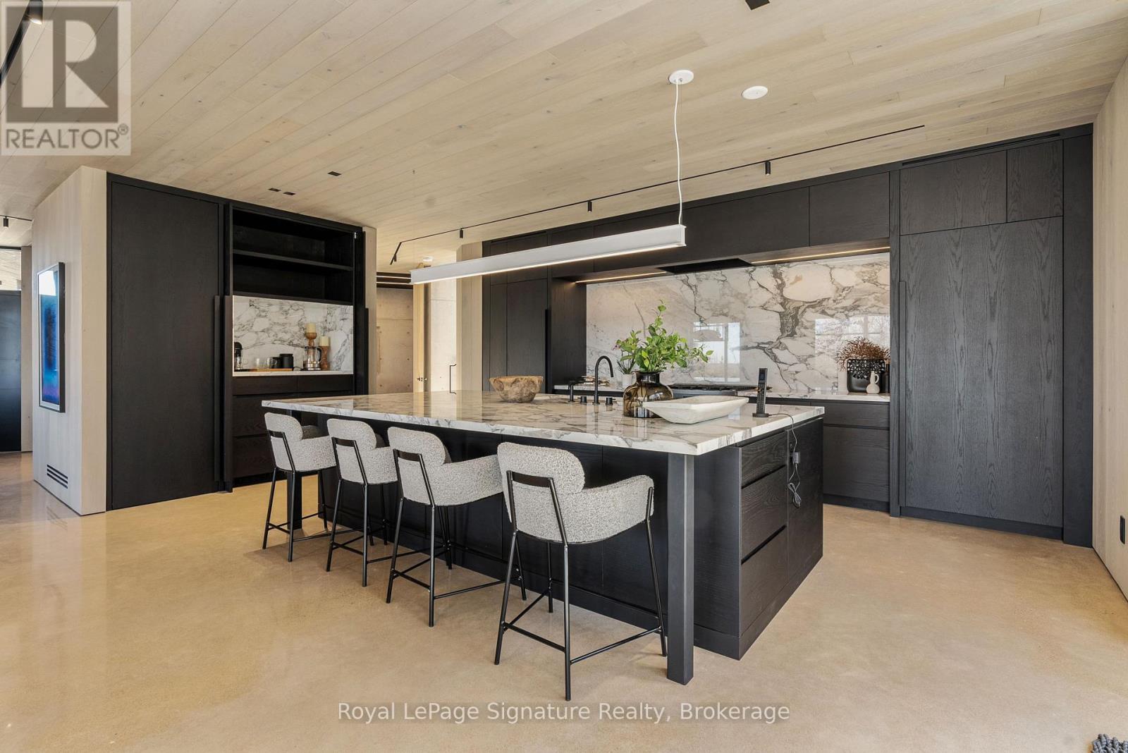 120 Sebastian Street, Blue Mountains, Ontario N0H 1J0 - Photo 16 - X12526496