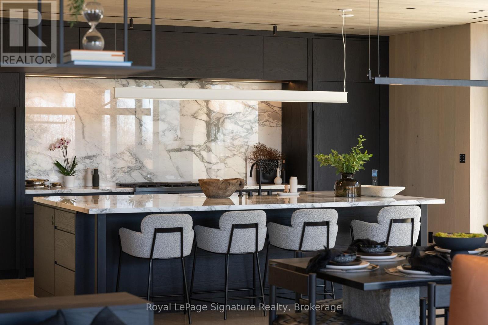 120 Sebastian Street, Blue Mountains, Ontario N0H 1J0 - Photo 17 - X12526496