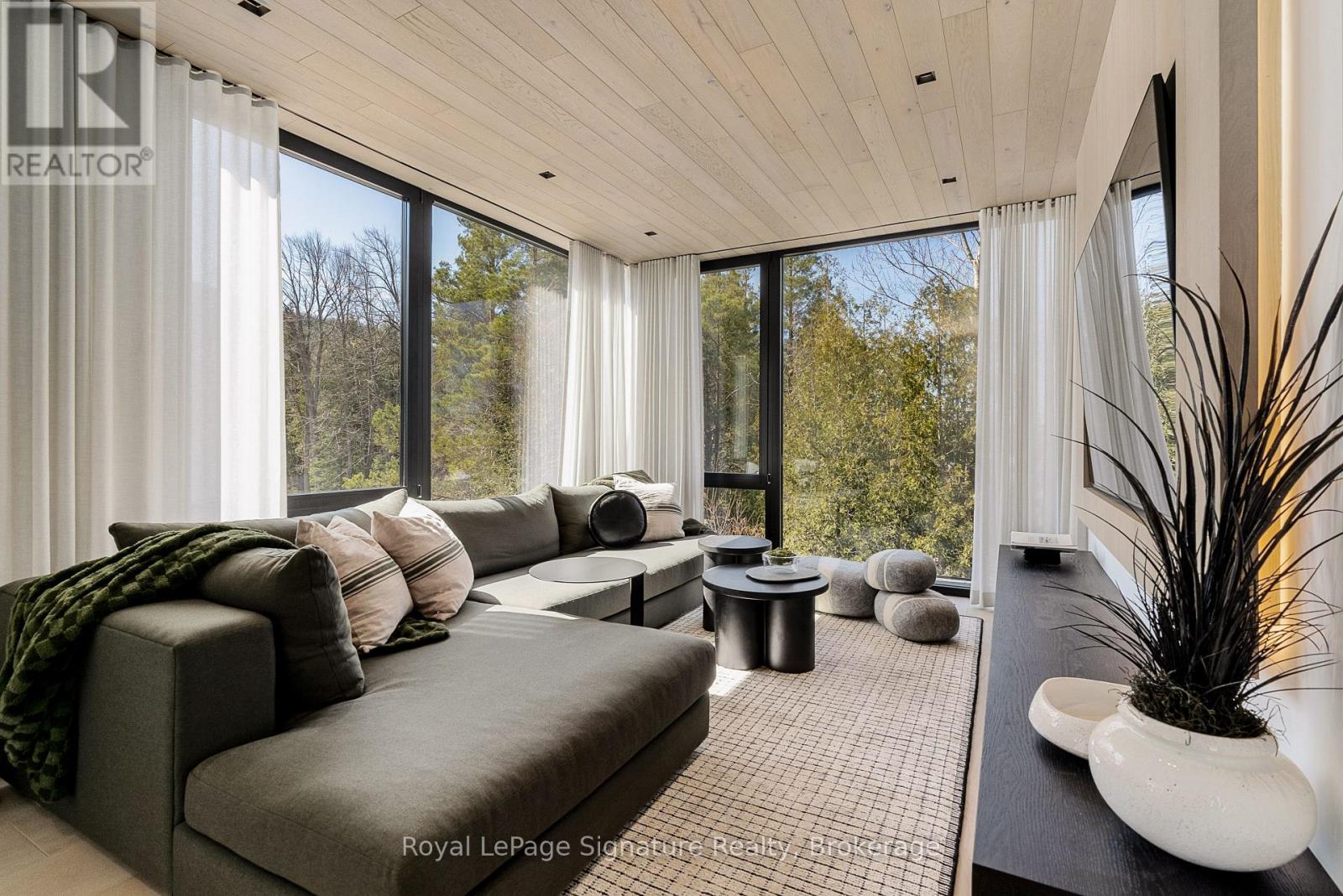 120 Sebastian Street, Blue Mountains, Ontario N0H 1J0 - Photo 32 - X12526496