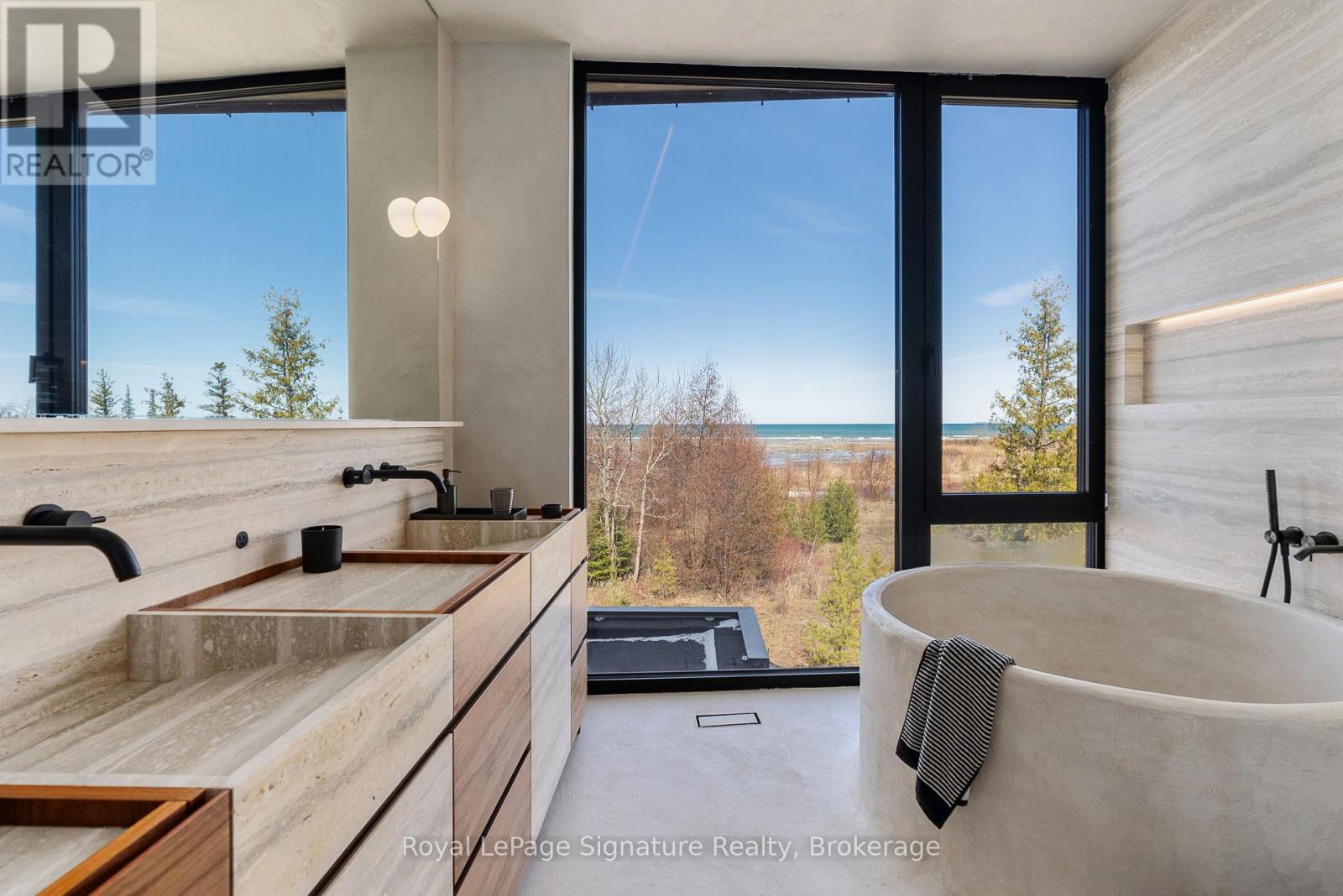 120 Sebastian Street, Blue Mountains, Ontario N0H 1J0 - Photo 37 - X12526496