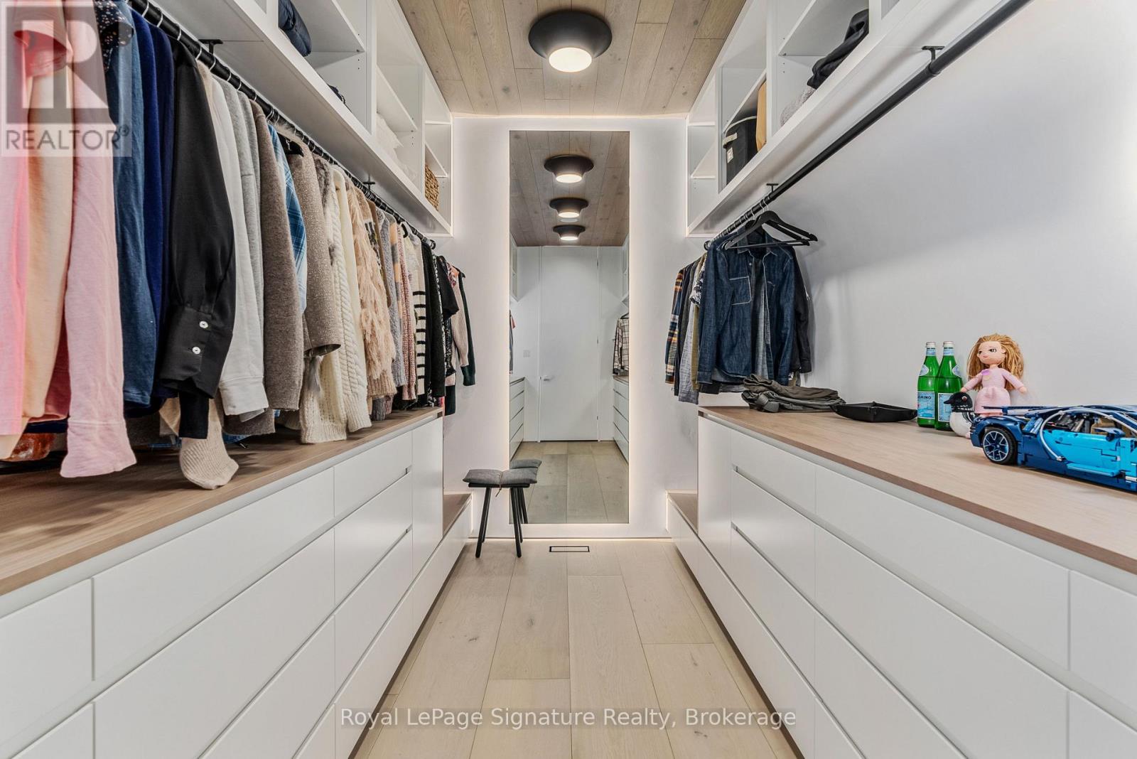 120 Sebastian Street, Blue Mountains, Ontario N0H 1J0 - Photo 38 - X12526496