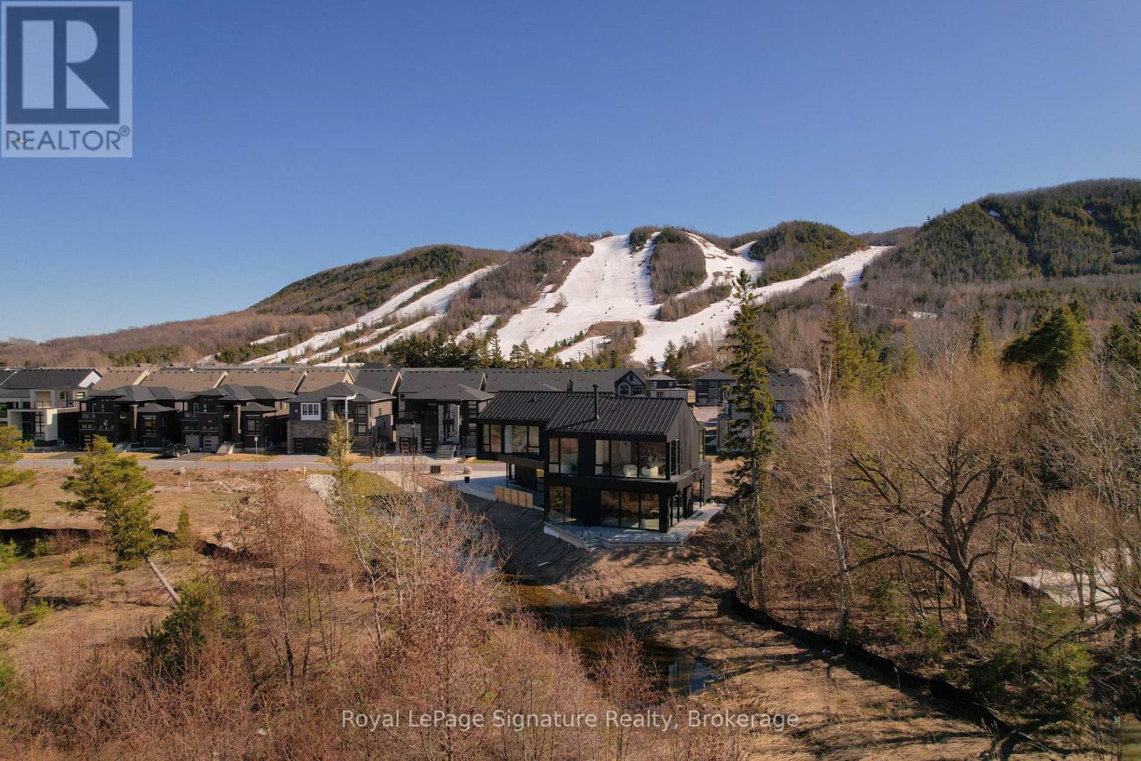 120 Sebastian Street, Blue Mountains, Ontario N0H 1J0 - Photo 4 - X12526496