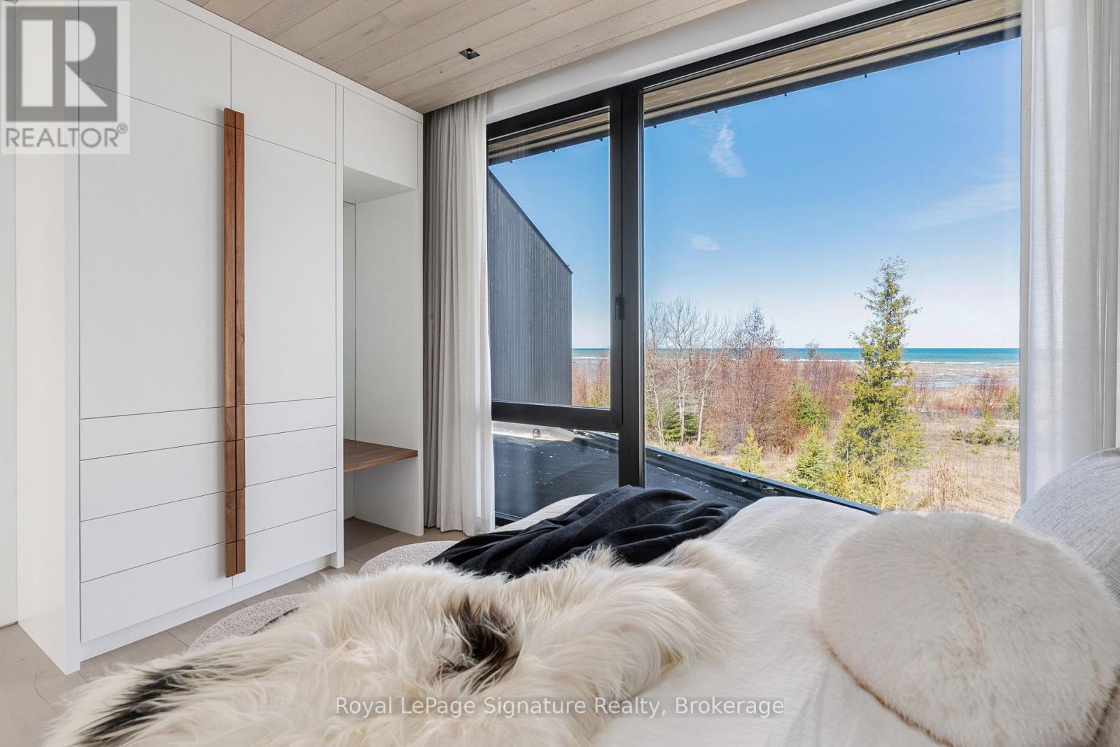 120 Sebastian Street, Blue Mountains, Ontario N0H 1J0 - Photo 40 - X12526496