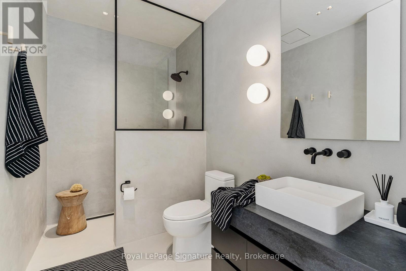 120 Sebastian Street, Blue Mountains, Ontario N0H 1J0 - Photo 41 - X12526496