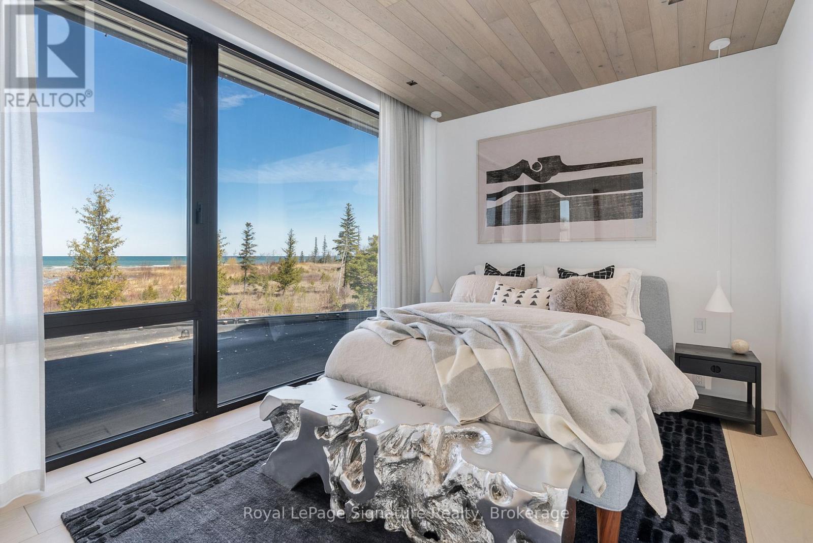 120 Sebastian Street, Blue Mountains, Ontario N0H 1J0 - Photo 44 - X12526496