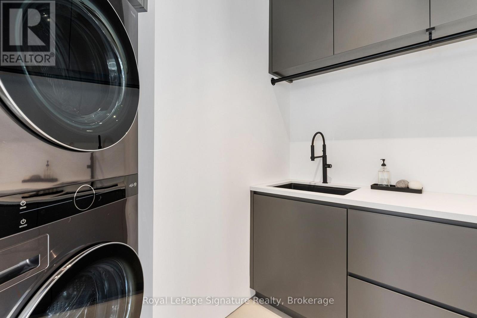 120 Sebastian Street, Blue Mountains, Ontario N0H 1J0 - Photo 47 - X12526496