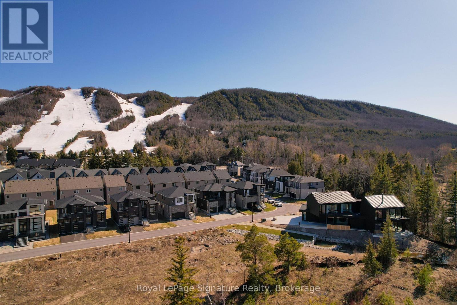 120 Sebastian Street, Blue Mountains, Ontario N0H 1J0 - Photo 48 - X12526496