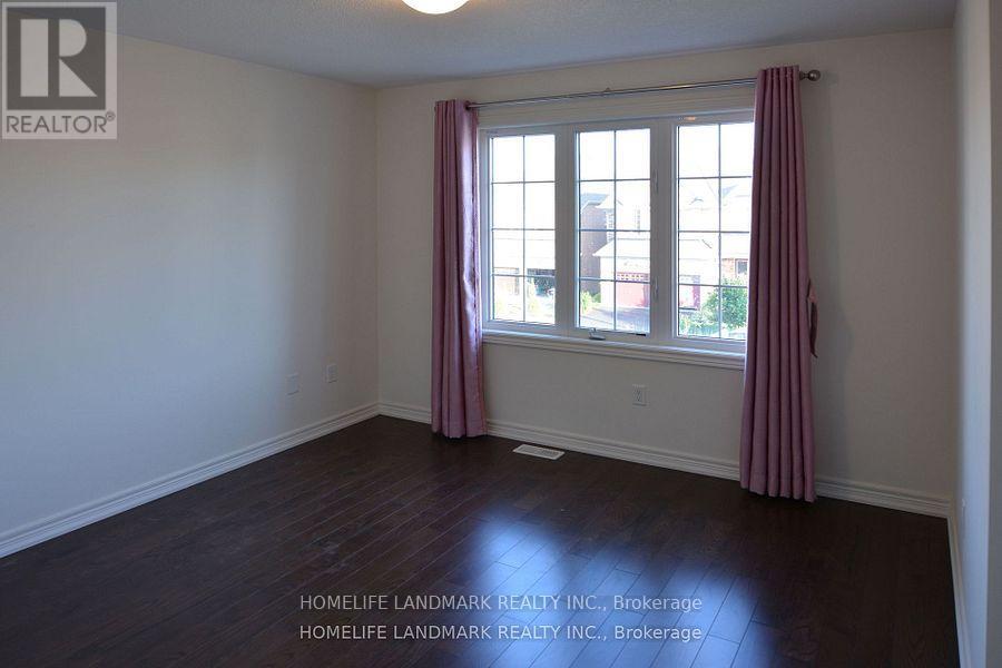 18 Wandering Glider Trail, Bradford West Gwillimbury, Ontario  L3Z 2A5 - Photo 13 - N12526500