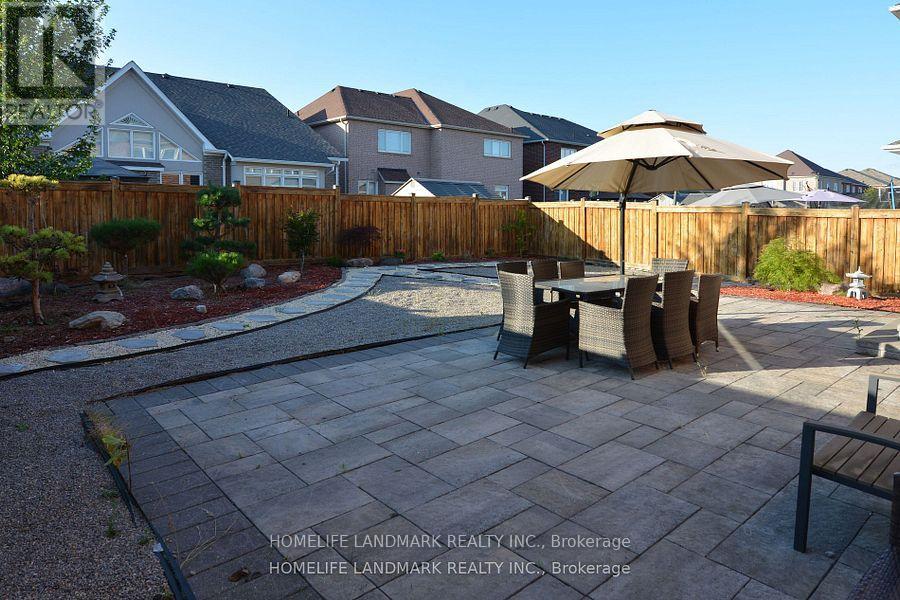 18 Wandering Glider Trail, Bradford West Gwillimbury, Ontario  L3Z 2A5 - Photo 3 - N12526500