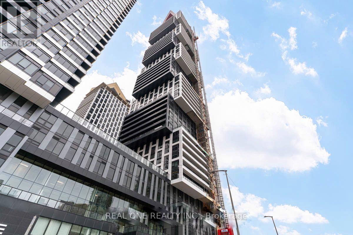 3811 - 4015 THE EXCHANGE, Mississauga, Ontario