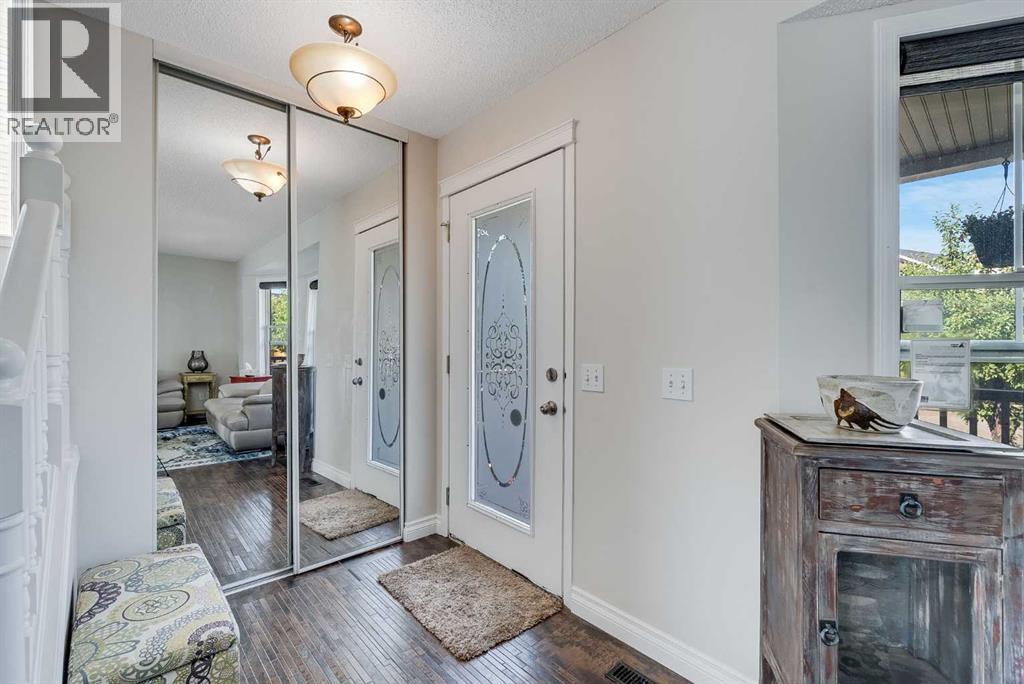 31 Inverness Grove Se, Calgary, Alberta  T2Z 3K3 - Photo 5 - A2248593