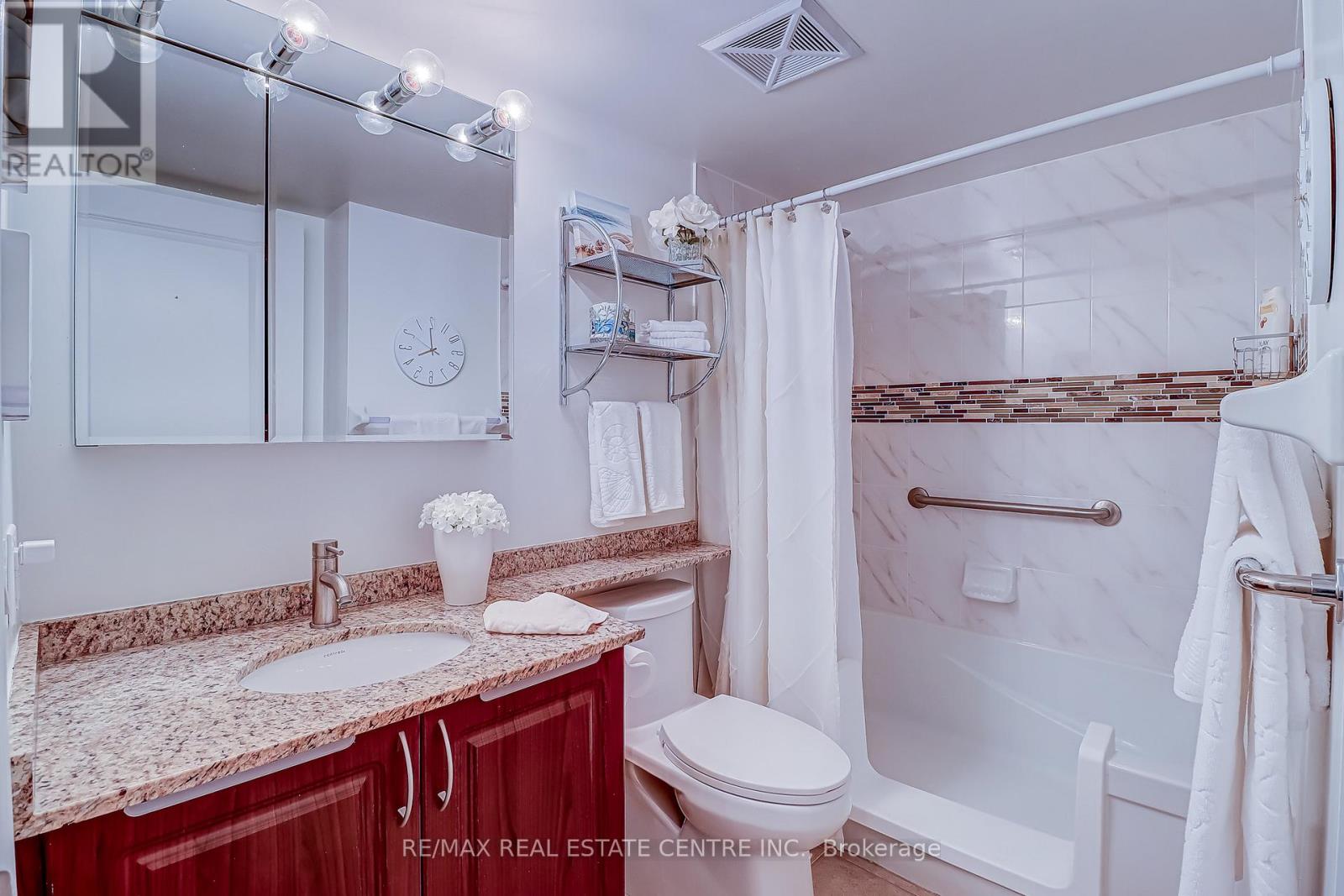 216 - 50 Via Rosedale Way, Brampton, Ontario  L6R 3Z7 - Photo 15 - W12526382