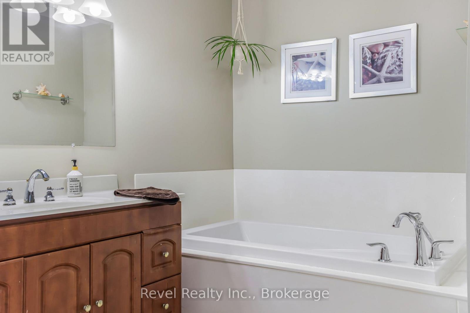 786 8th Street E, Owen Sound, Ontario  N4K 1L9 - Photo 22 - X12371080