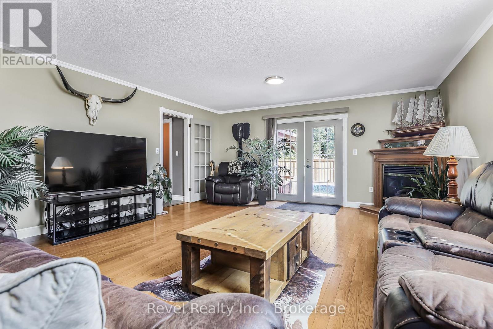 786 8th Street E, Owen Sound, Ontario  N4K 1L9 - Photo 4 - X12371080