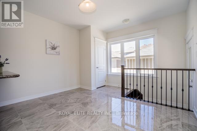 24 Sundew Lane, Richmond Hill, Ontario  L4E 1C3 - Photo 12 - N12501066