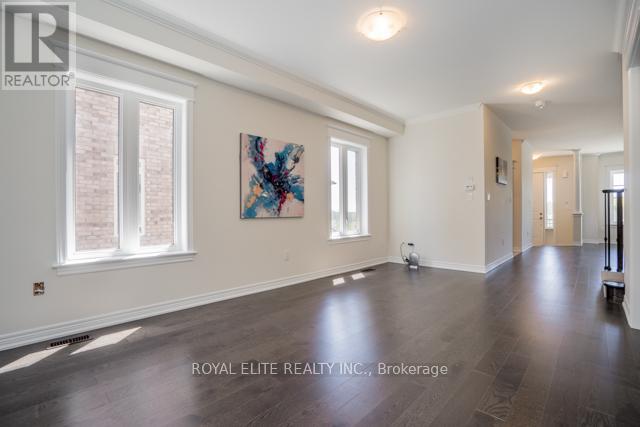 24 Sundew Lane, Richmond Hill, Ontario  L4E 1C3 - Photo 13 - N12501066