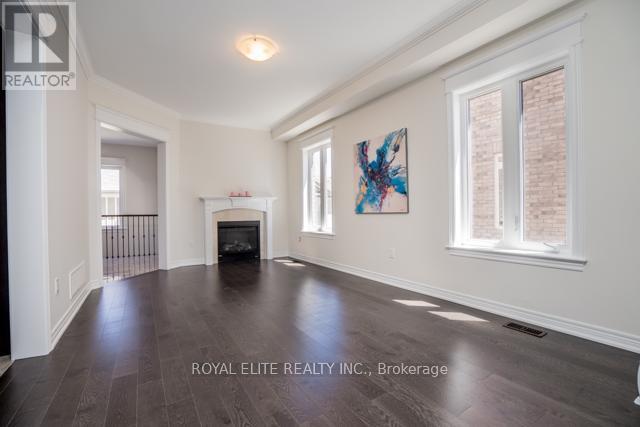 24 Sundew Lane, Richmond Hill, Ontario  L4E 1C3 - Photo 9 - N12501066