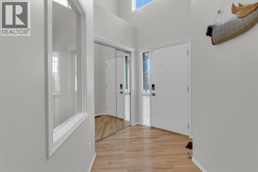 26 Springbank Rise Sw, Calgary, Alberta  T3H 4J6 - Photo 3 - A2266992