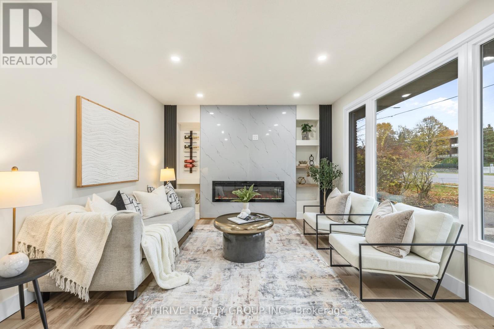 239 Commissioners Road W, London South, Ontario  N6J 1Y2 - Photo 2 - X12526514