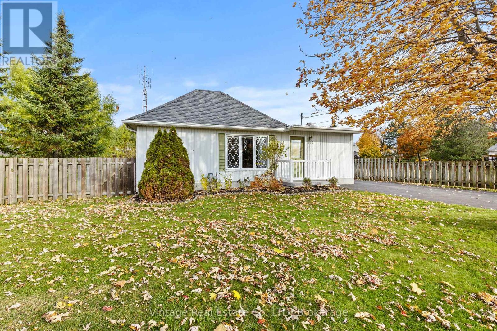 190 Thorold Road, Welland, Ontario  L3C 3V7 - Photo 3 - X12526526