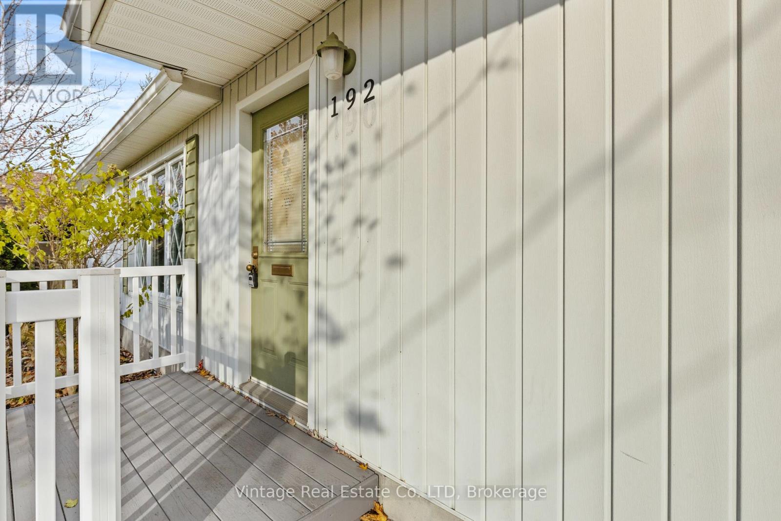 190 Thorold Road, Welland, Ontario  L3C 3V7 - Photo 4 - X12526526