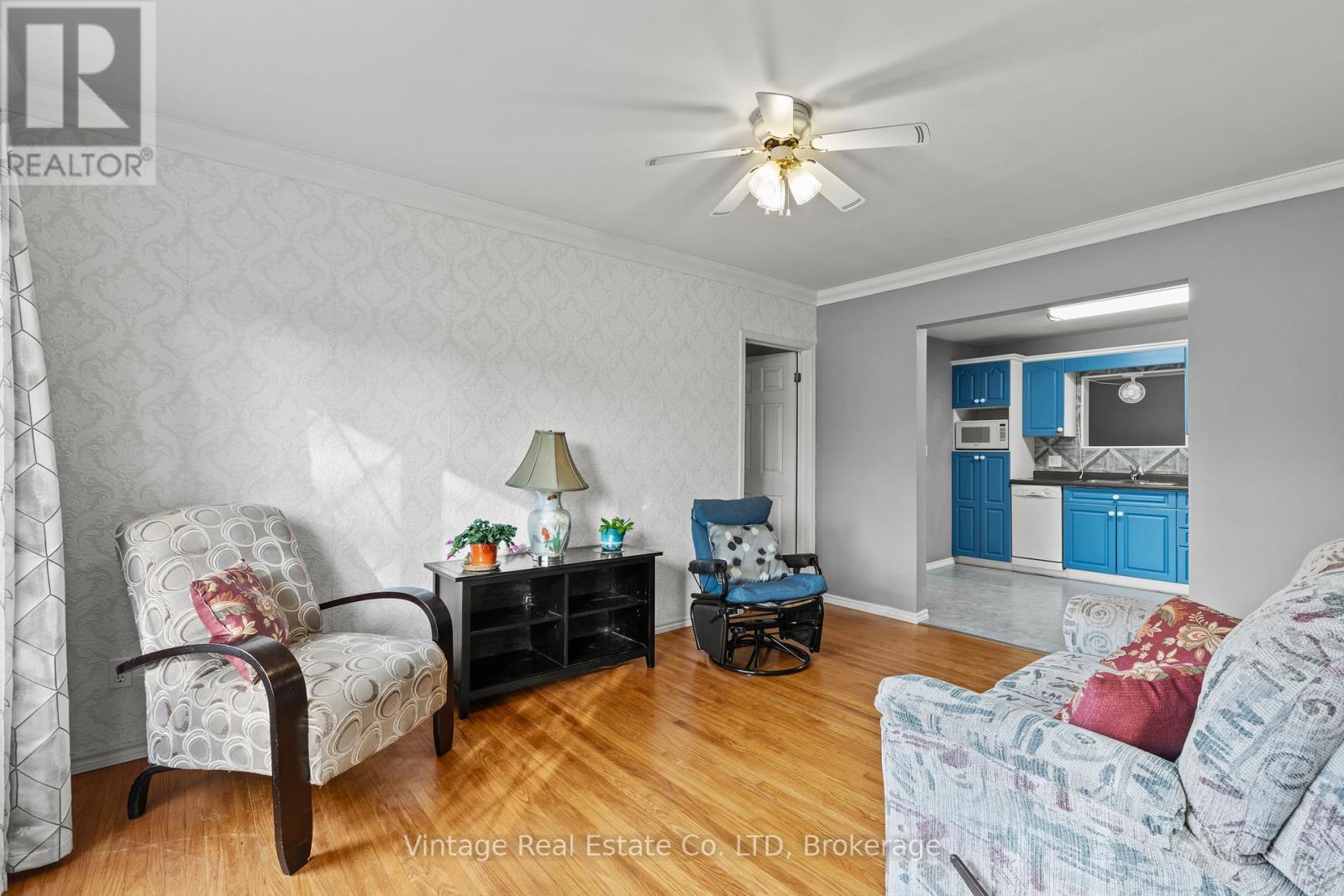 190 Thorold Road, Welland, Ontario  L3C 3V7 - Photo 8 - X12526526