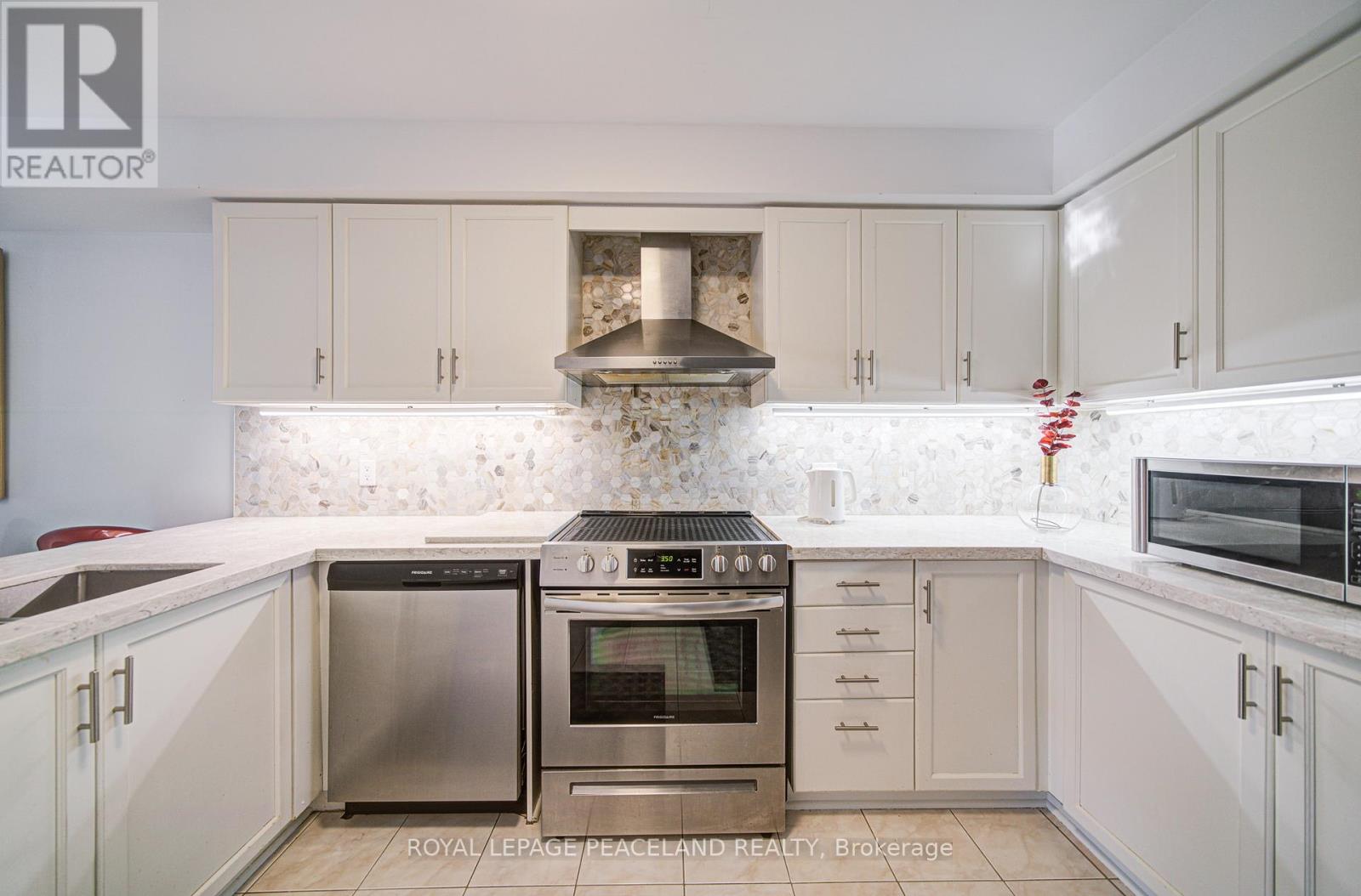 14 Oglevie Drive, Whitby (Pringle Creek), Ontario  L1R 2Y4 - Photo 11 - E12467362