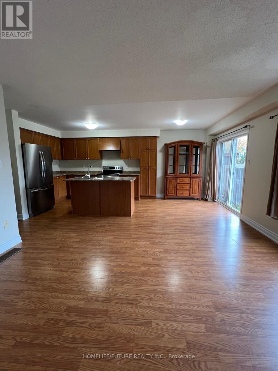 921 Taggart Crescent, Oshawa, Ontario L1K 0E4 - Photo 4 - E12526088