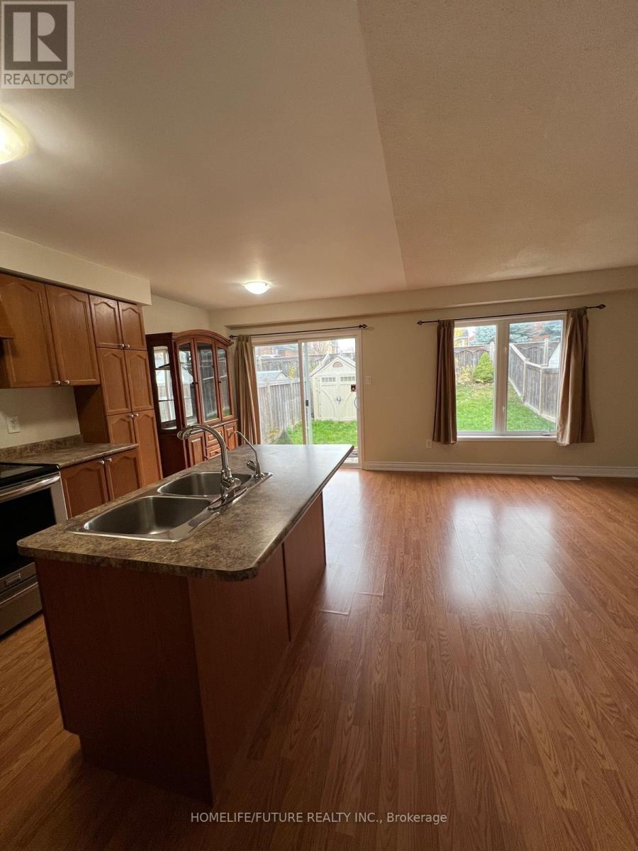 921 Taggart Crescent, Oshawa, Ontario L1K 0E4 - Photo 3 - E12526088