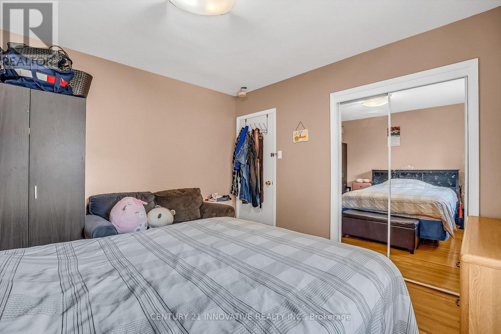 4 Hallow Crescent, Toronto, Ontario  M9W 2V9 - Photo 19 - W12521260