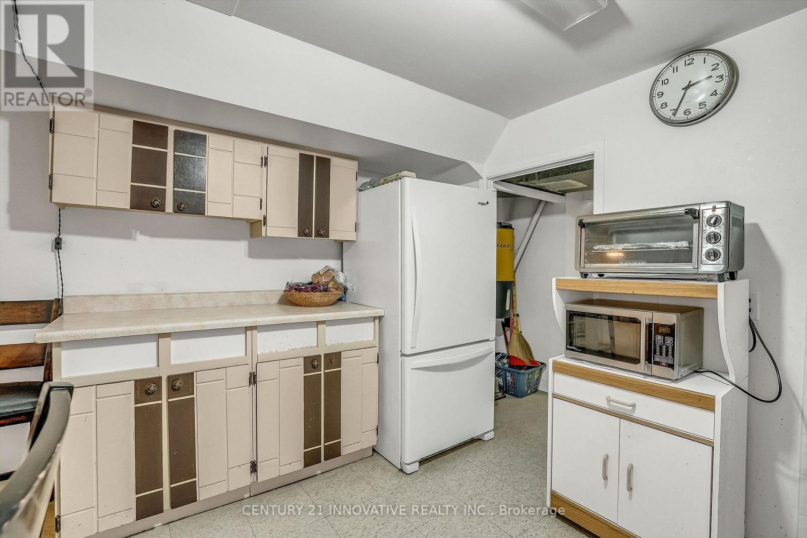 4 Hallow Crescent, Toronto, Ontario  M9W 2V9 - Photo 31 - W12521260