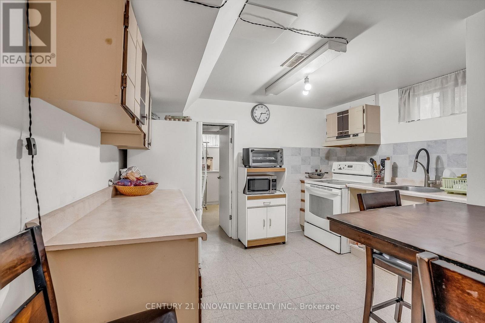 4 Hallow Crescent, Toronto, Ontario  M9W 2V9 - Photo 29 - W12521260