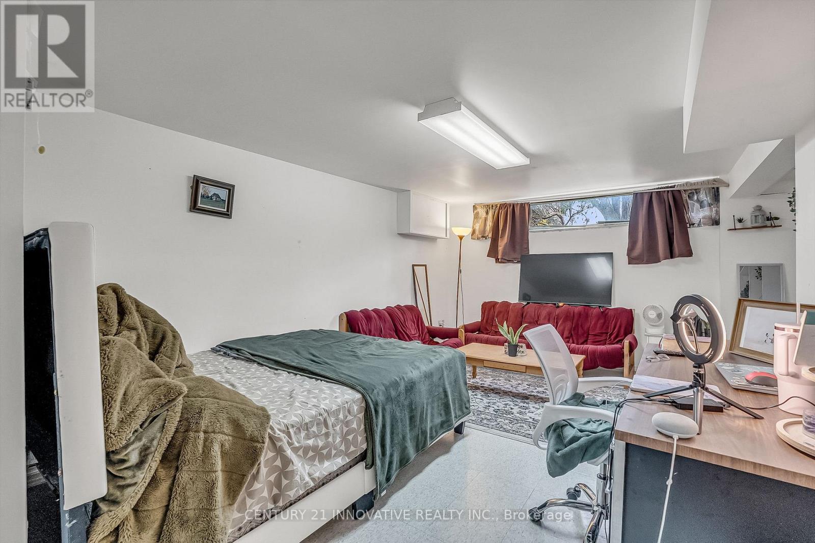 4 Hallow Crescent, Toronto, Ontario  M9W 2V9 - Photo 33 - W12521260