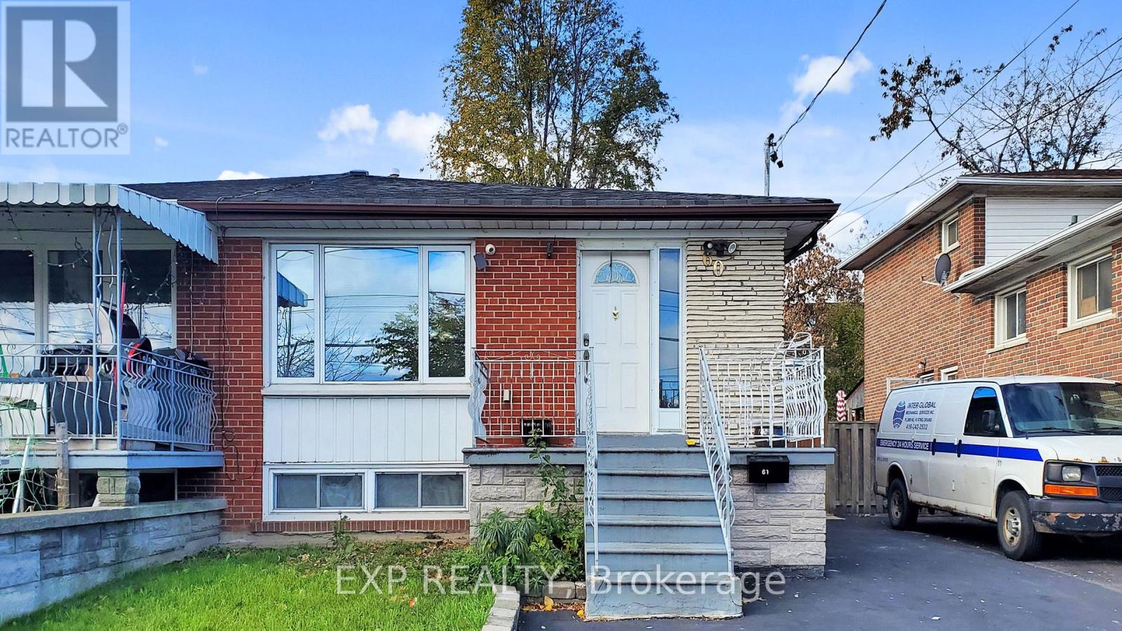 Upper Unit - 60 Seacliff Boulevard, Toronto, Ontario  M9L 2G4 - Photo 6 - W12517888