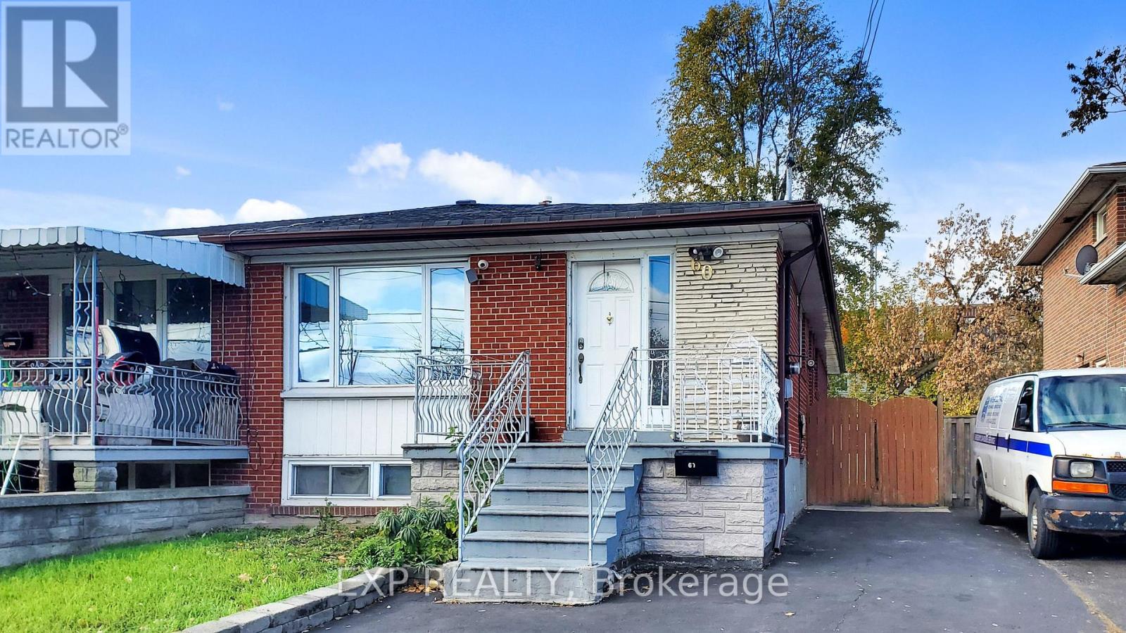 Upper Unit - 60 Seacliff Boulevard, Toronto, Ontario  M9L 2G4 - Photo 8 - W12517888
