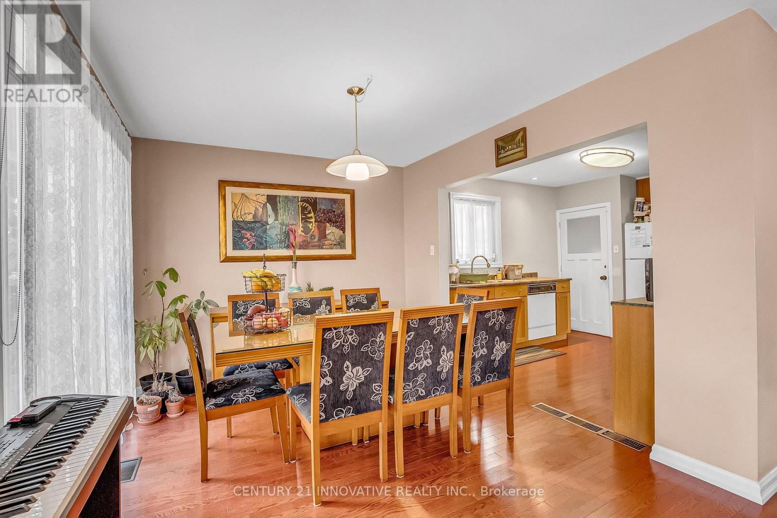 4 Hallow Crescent, Toronto, Ontario  M9W 2V9 - Photo 10 - W12521260