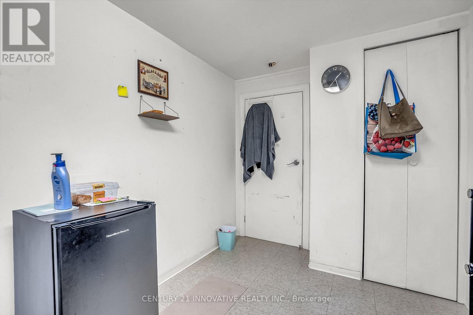 4 Hallow Crescent, Toronto, Ontario  M9W 2V9 - Photo 38 - W12521260