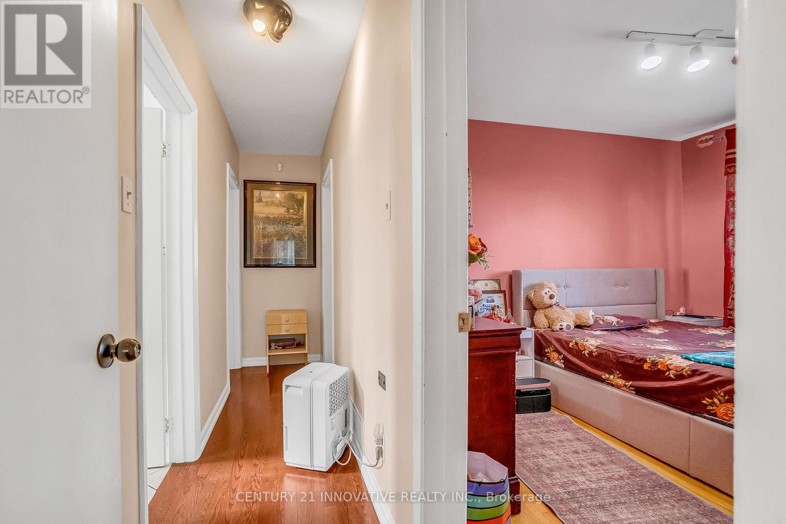 4 Hallow Crescent, Toronto, Ontario  M9W 2V9 - Photo 16 - W12521260