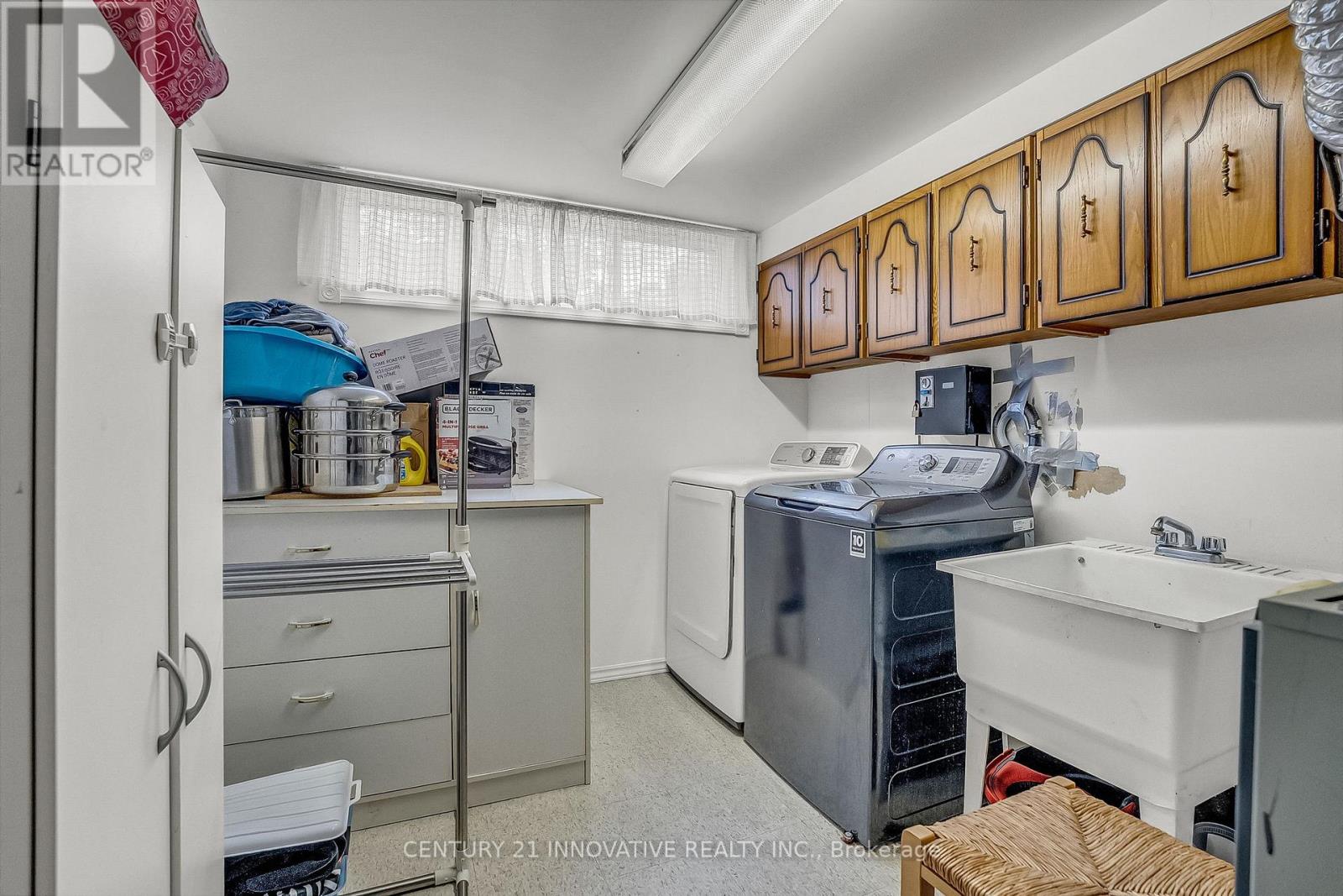 4 Hallow Crescent, Toronto, Ontario  M9W 2V9 - Photo 32 - W12521260