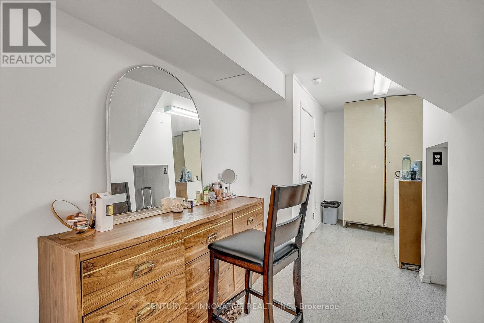 4 Hallow Crescent, Toronto, Ontario  M9W 2V9 - Photo 36 - W12521260