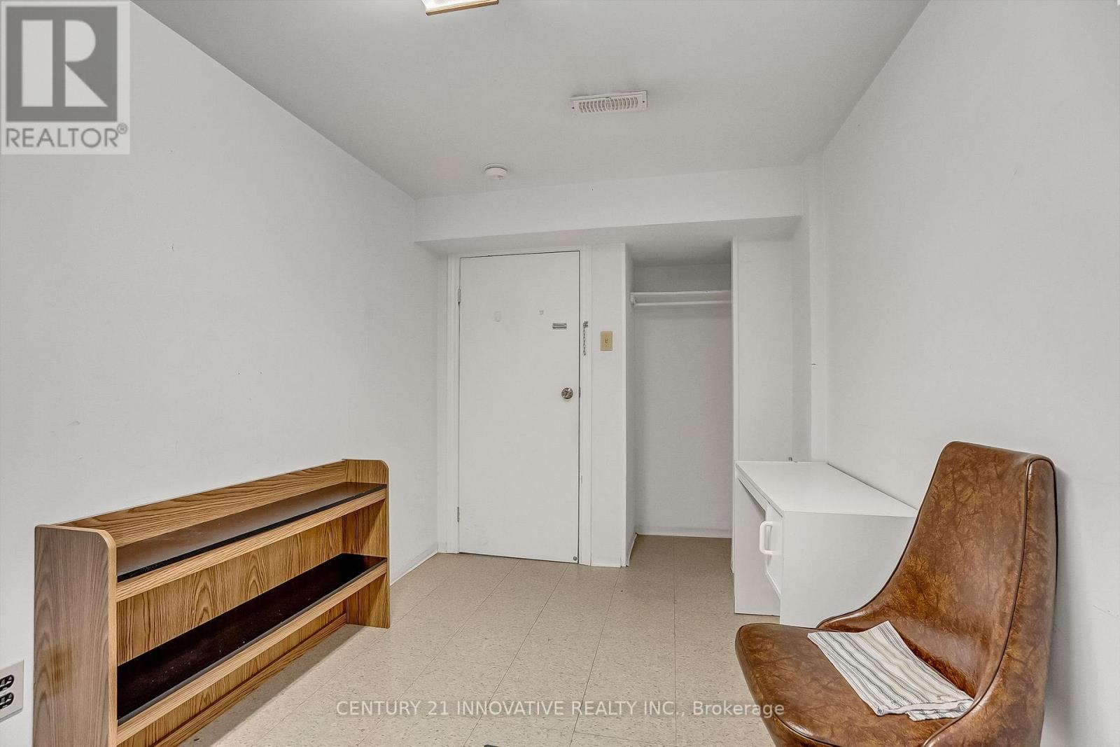 4 Hallow Crescent, Toronto, Ontario  M9W 2V9 - Photo 40 - W12521260