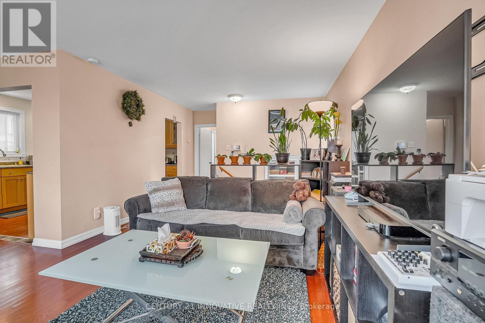 4 Hallow Crescent, Toronto, Ontario  M9W 2V9 - Photo 7 - W12521260