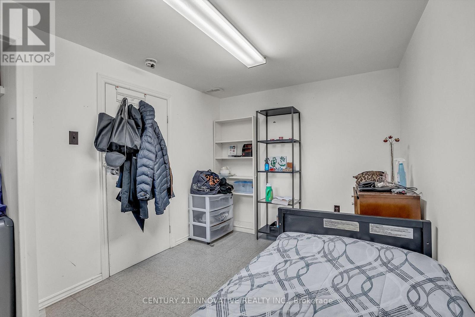 4 Hallow Crescent, Toronto, Ontario  M9W 2V9 - Photo 43 - W12521260