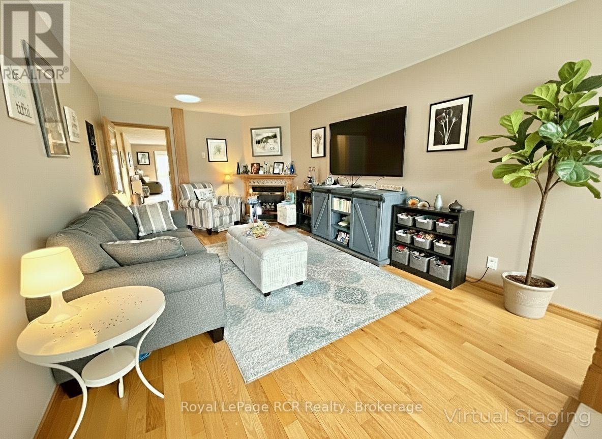 872 9th A East Avenue, Owen Sound, Ontario N4K 6Y6 - Photo 3 - X12526512