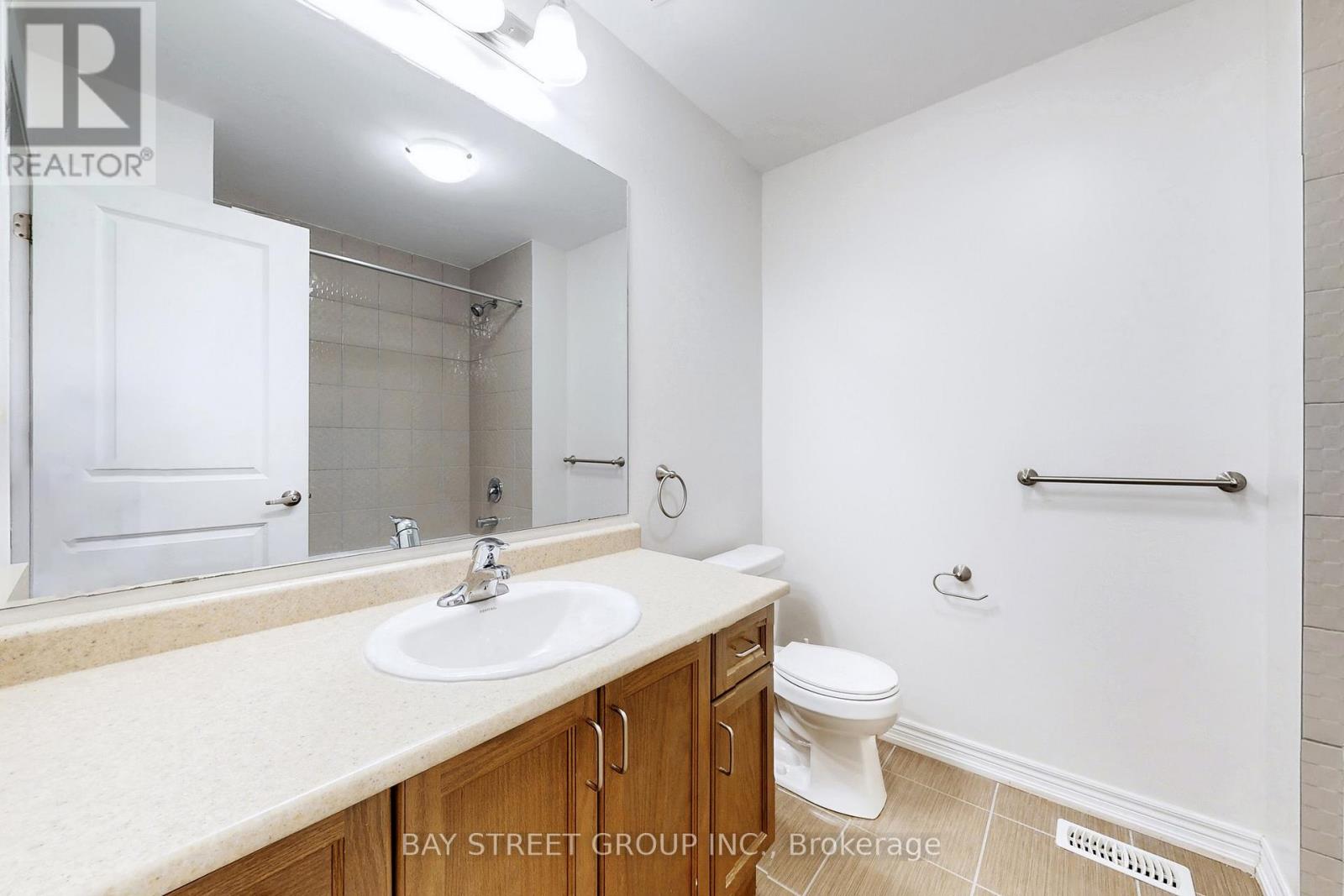 7 Paper Mills Crescent, Richmond Hill, Ontario  L4E 0V5 - Photo 30 - N12526532