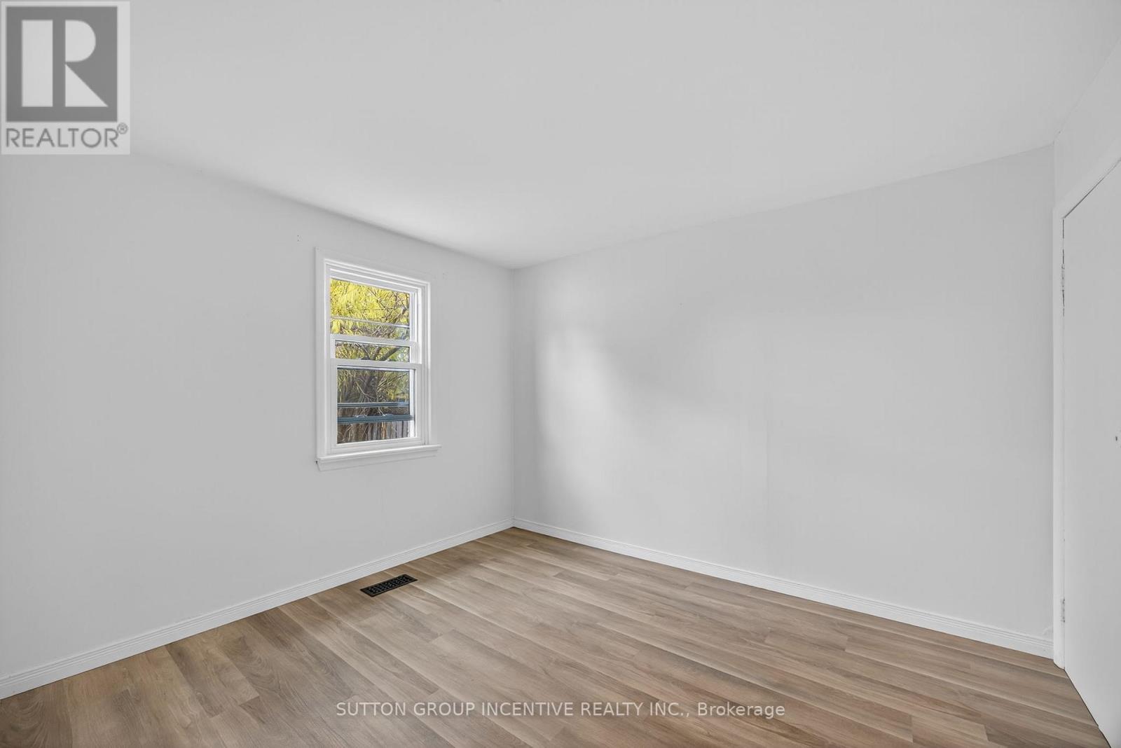 2 Derby Street, Orillia, Ontario  L3V 5R5 - Photo 15 - S12526524