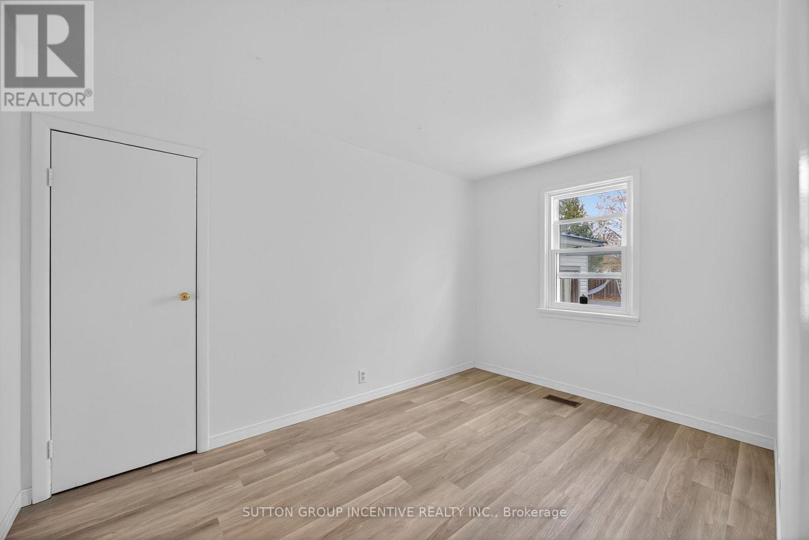 2 Derby Street, Orillia, Ontario  L3V 5R5 - Photo 19 - S12526524